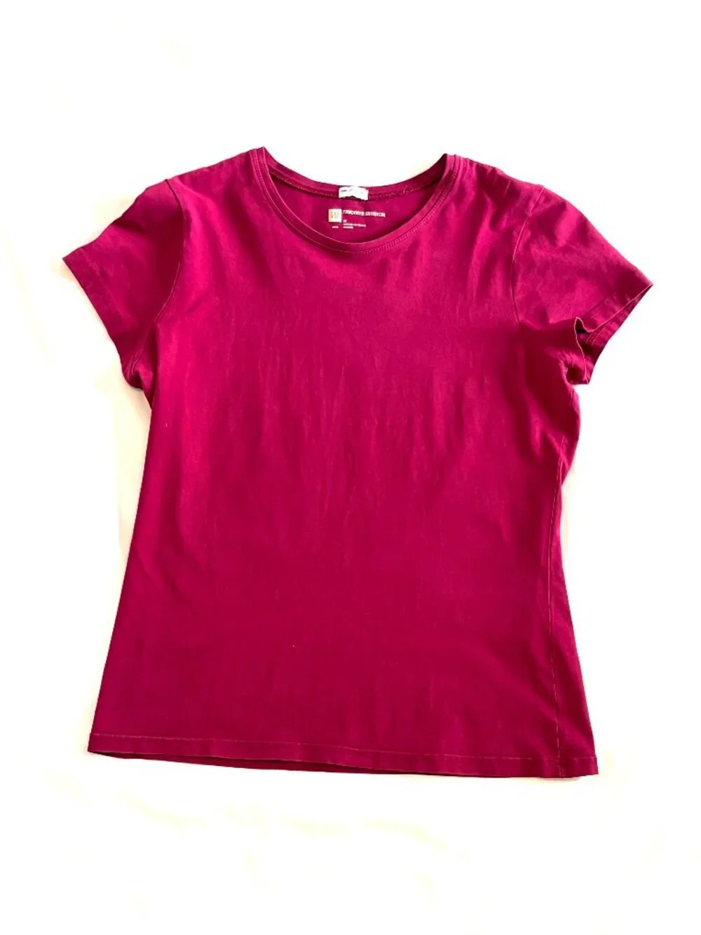 GAP red tee shirt Medium cotton stretch